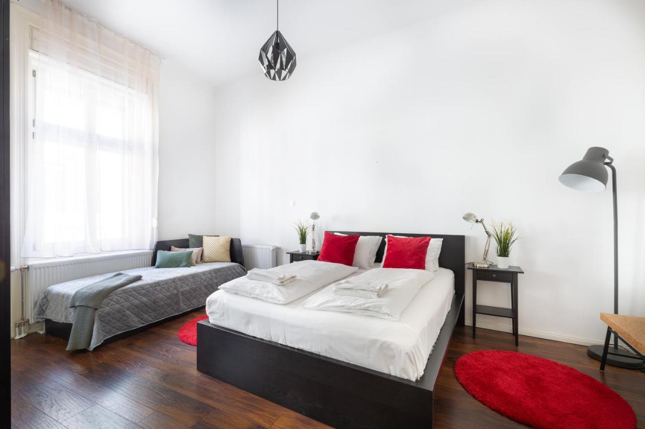 Red Dot One - New Unit In Heart Of Jewish Quarter Appartamento Budapest Esterno foto