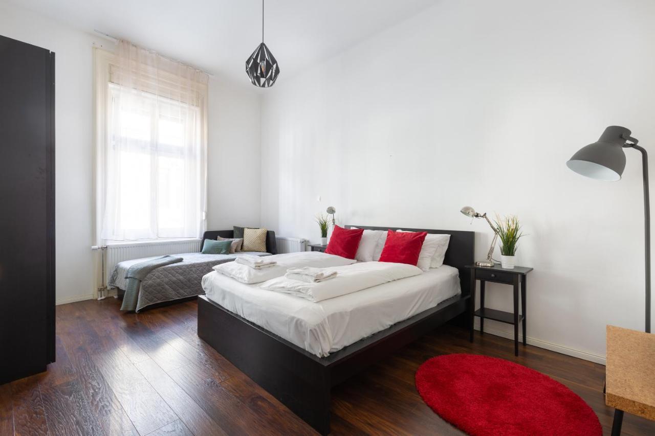 Red Dot One - New Unit In Heart Of Jewish Quarter Appartamento Budapest Esterno foto