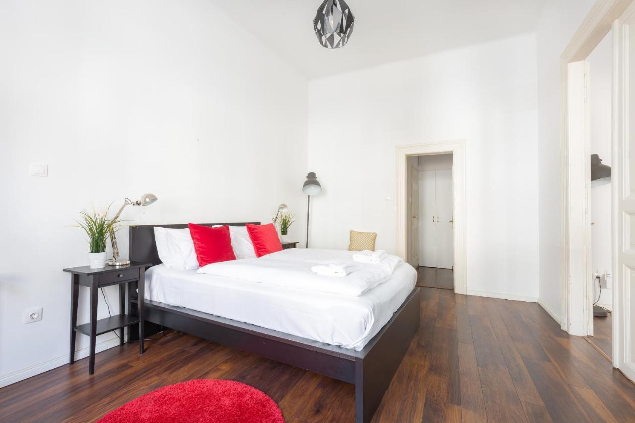 Red Dot One - New Unit In Heart Of Jewish Quarter Appartamento Budapest Esterno foto