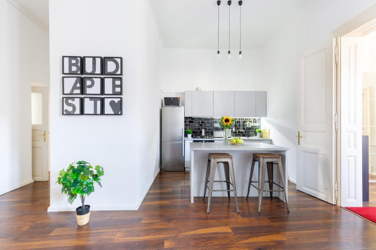 Red Dot One - New Unit In Heart Of Jewish Quarter Appartamento Budapest Esterno foto